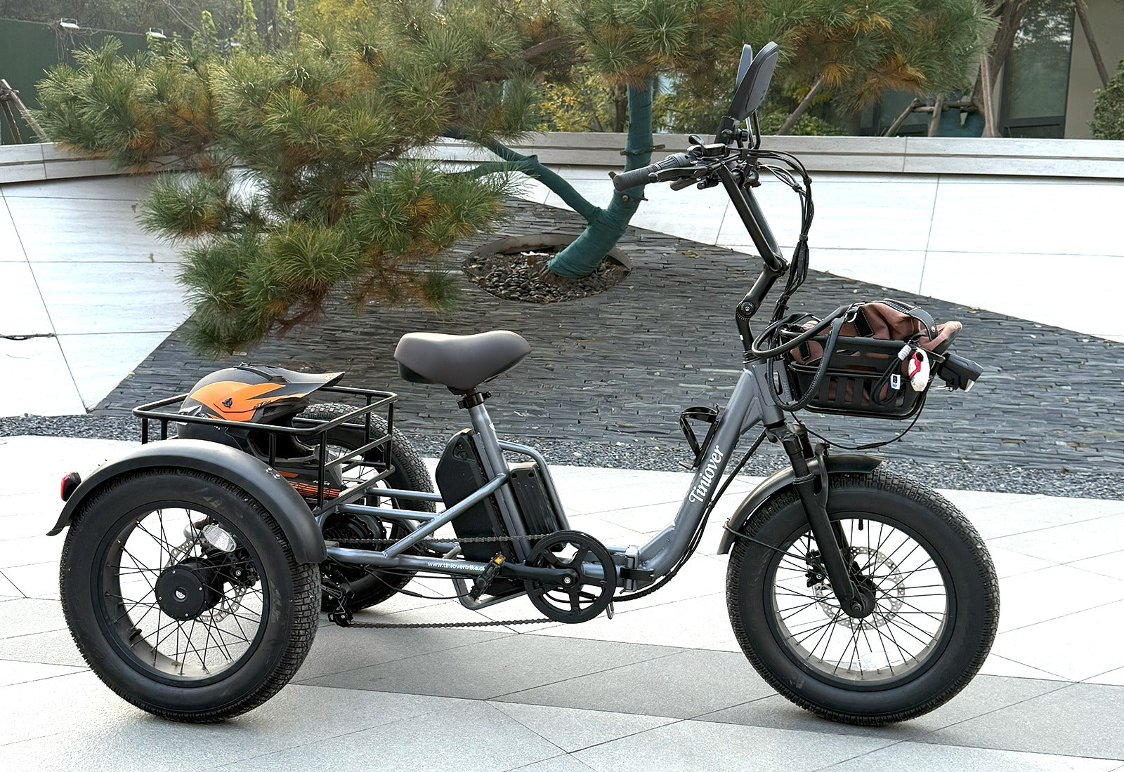 Why Some Electric Trikes Feel Unstable for Seniors — And How the Creek Pro Design Makes Riding Safer